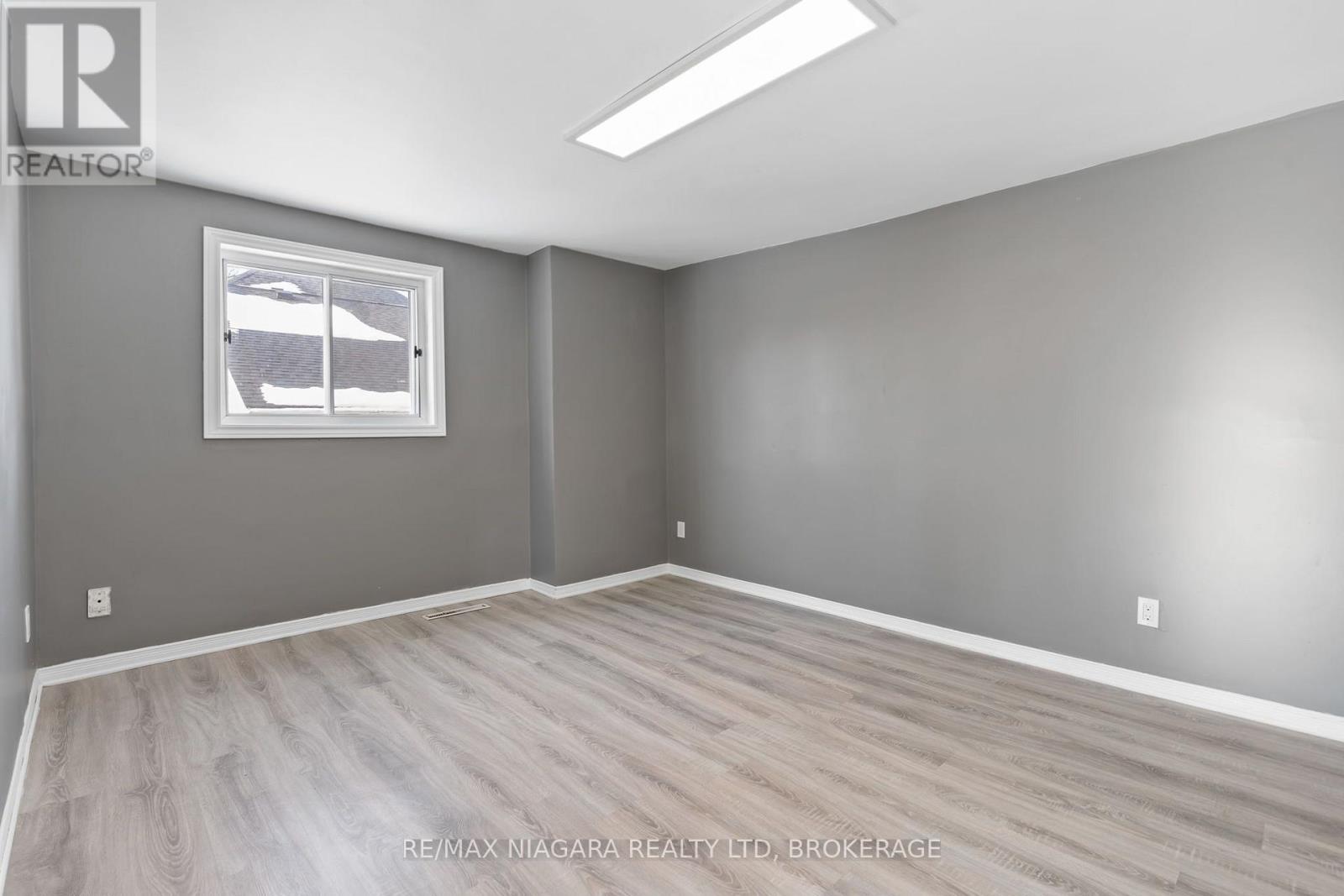 1 - 115 Kinnear Street, Port Colborne, Ontario L3K 1A8 - Photo 11 - X13720724