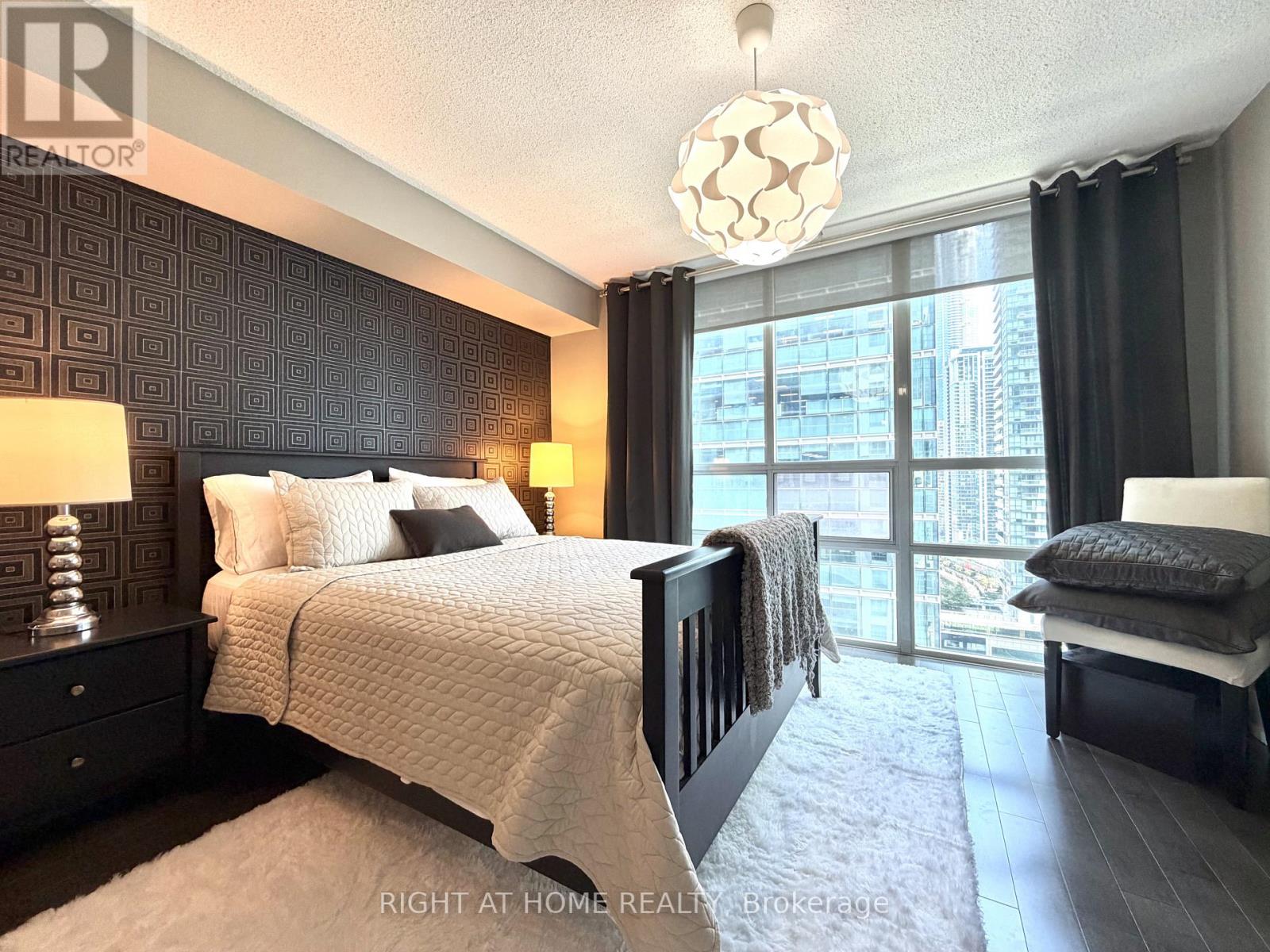 2910 - 30 GRAND TRUNK CRESCENT, Toronto, Ontario