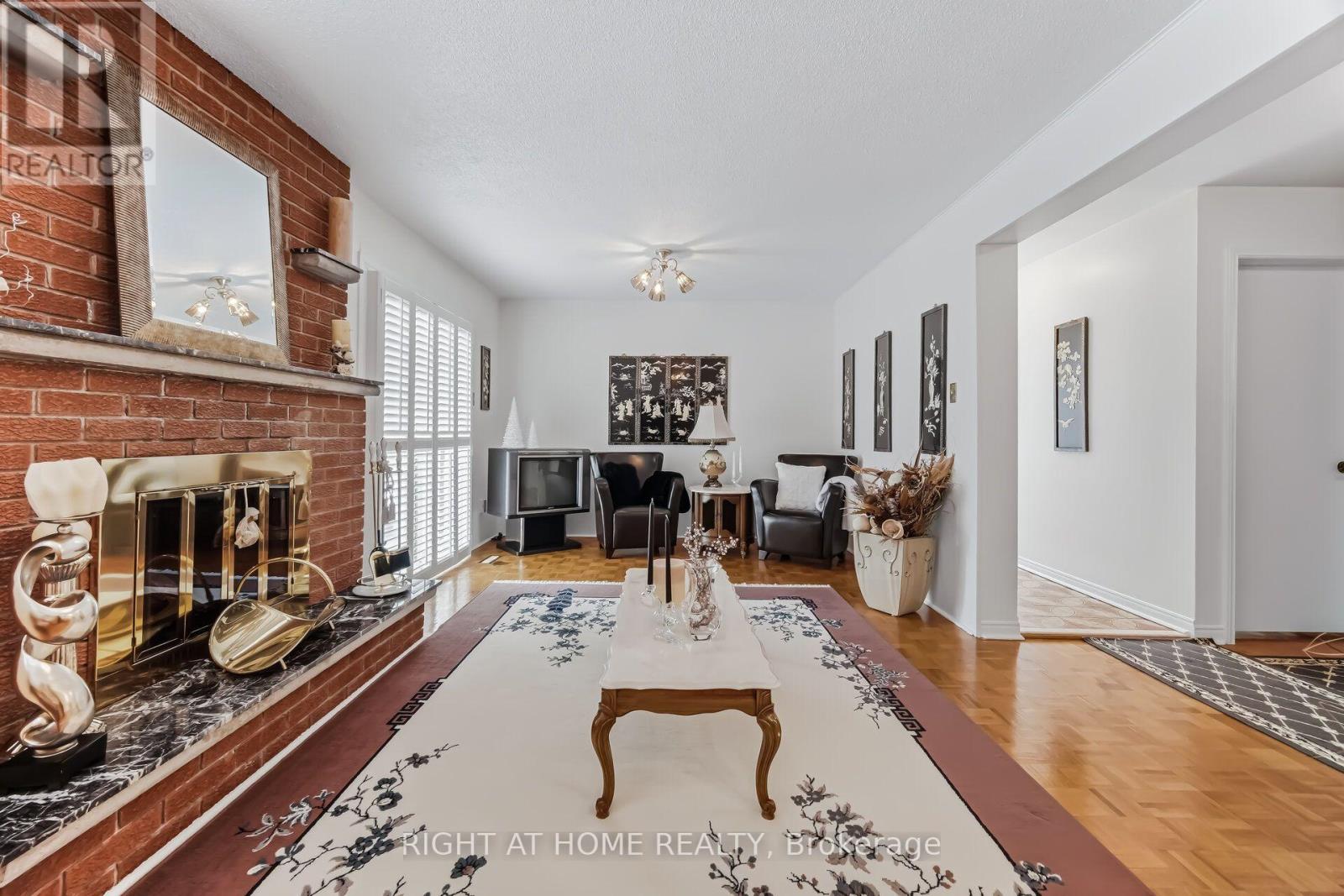3938 Midhurst Lane, Mississauga, Ontario  L4Z 1C7 - Photo 16 - W13720692