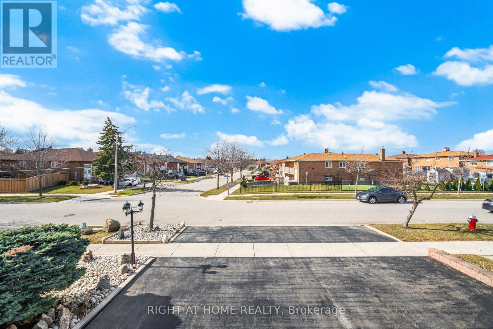 3938 Midhurst Lane, Mississauga, Ontario  L4Z 1C7 - Photo 23 - W13720692