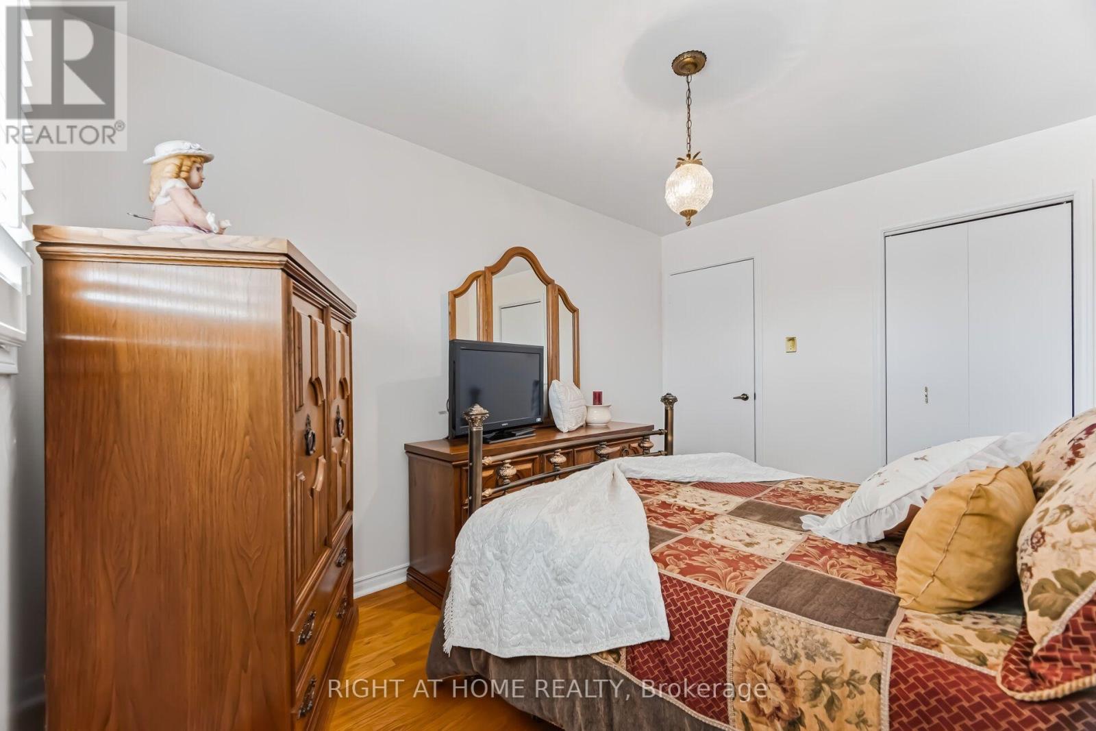 3938 Midhurst Lane, Mississauga, Ontario  L4Z 1C7 - Photo 27 - W13720692