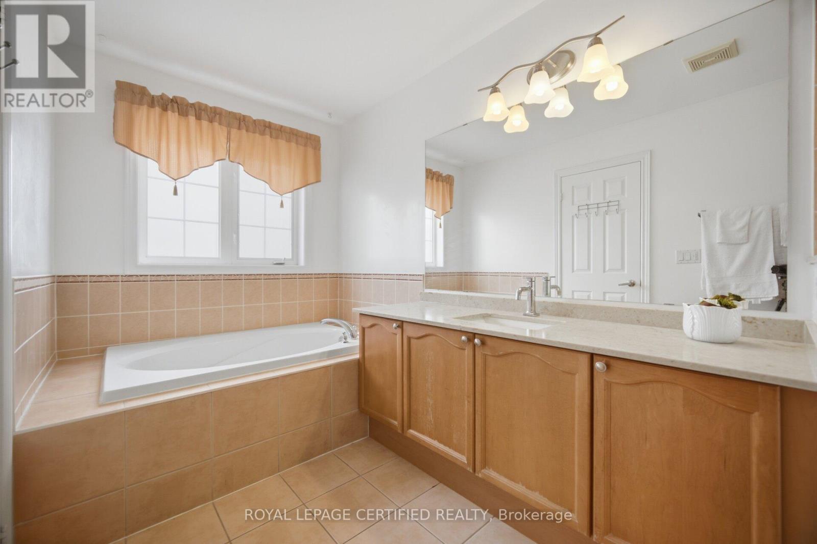 3555 Eglinton Avenue W, Mississauga, Ontario  L5M 7T3 - Photo 17 - W13720726