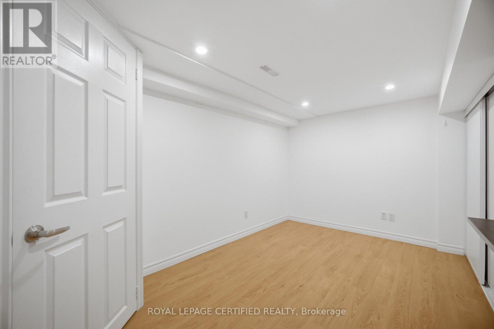 3555 Eglinton Avenue W, Mississauga, Ontario  L5M 7T3 - Photo 26 - W13720726