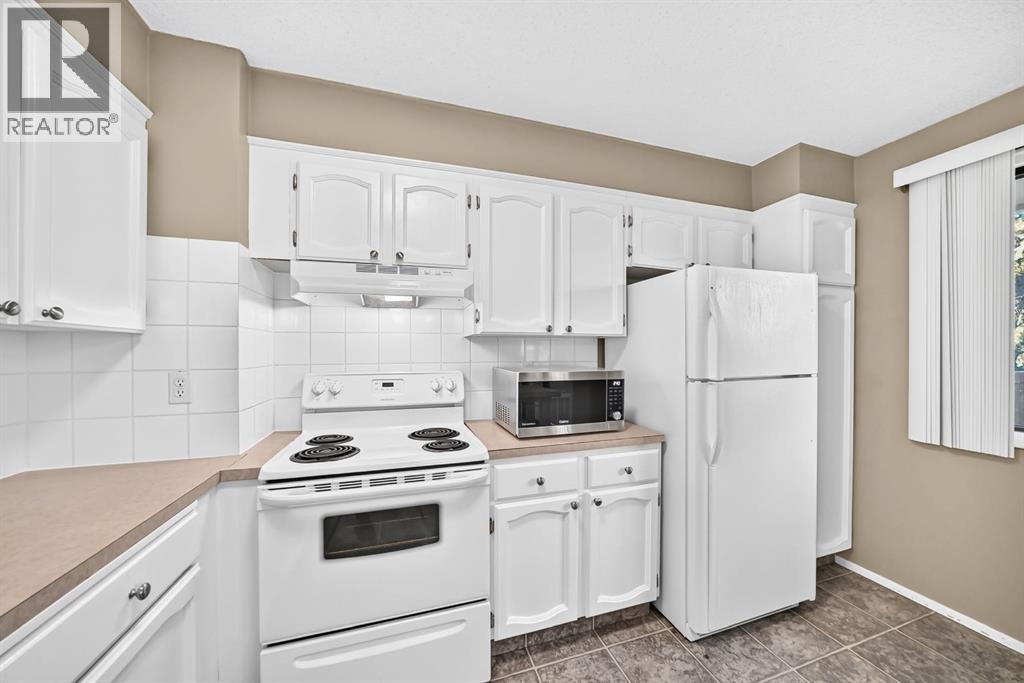 10, 3302 50 Street NW, Calgary, Alberta  T3A 2C6 - Photo 4 - A2339827