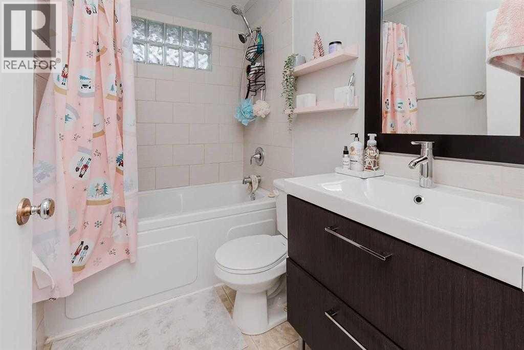 3927 40a Avenue, Red Deer, Alberta  T4N 2W9 - Photo 19 - A2340600