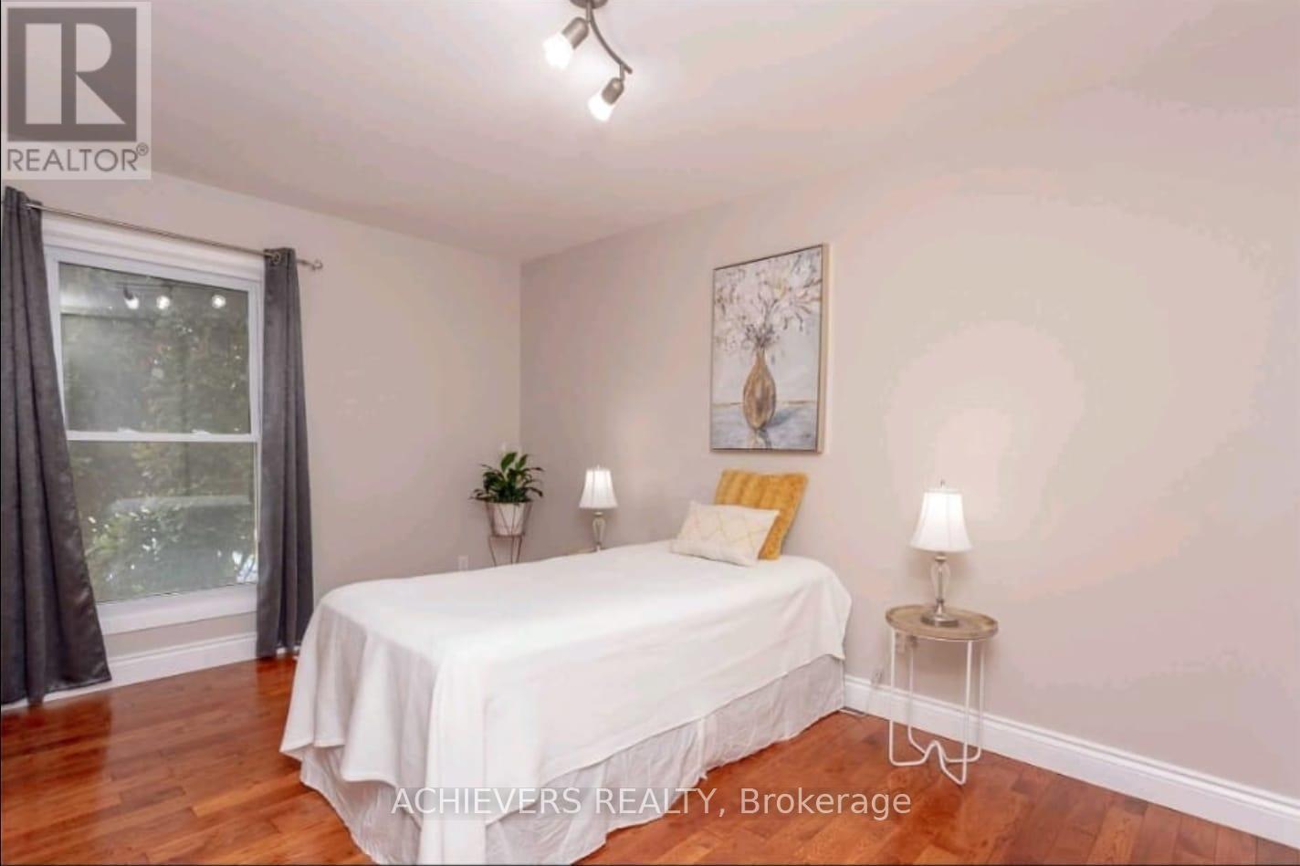 770 Fanshawe Park Road E, London North, Ontario  N5X 1L5 - Photo 4 - X13632296