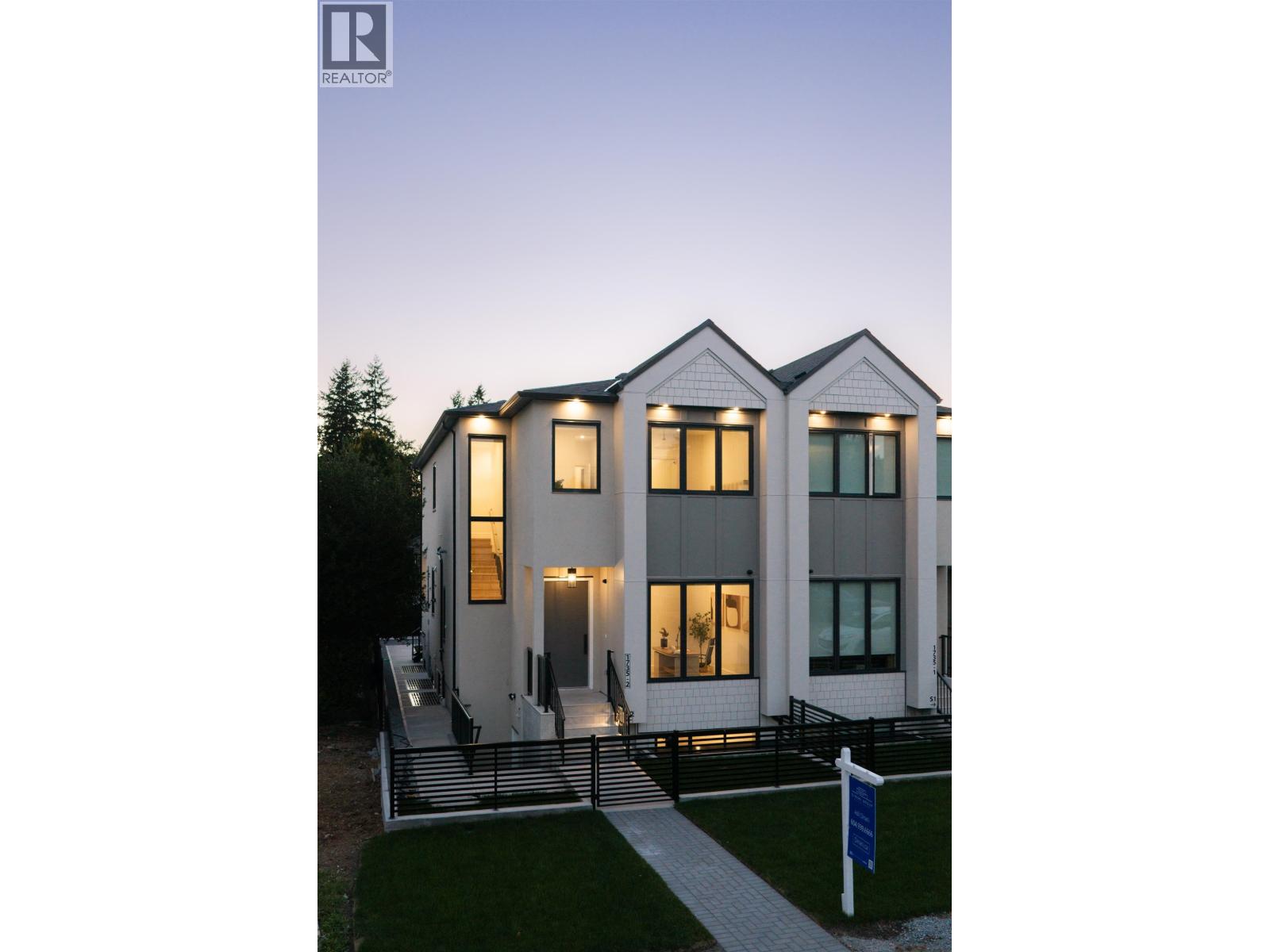 2 1735 Blaine Avenue, Burnaby, British Columbia  V5A 2L9 - Photo 2 - R3159423