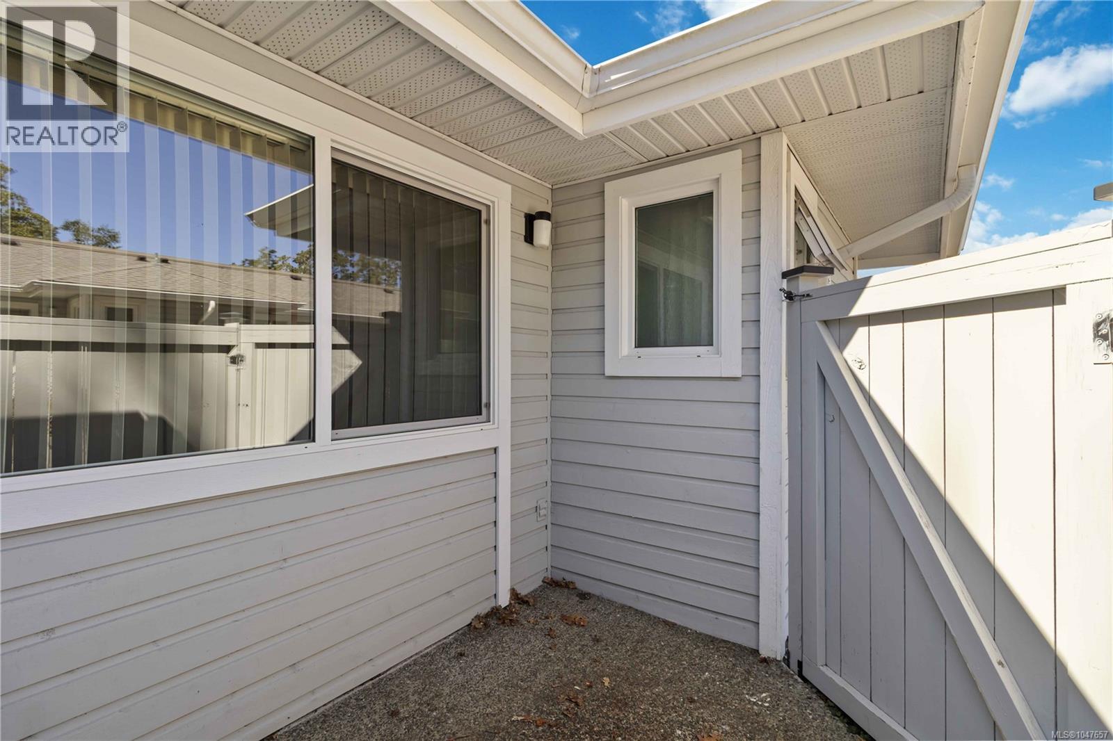 9 3966 Cedar Hill Cross Rd, Saanich, British Columbia  V8P 5R4 - Photo 41 - 1047657