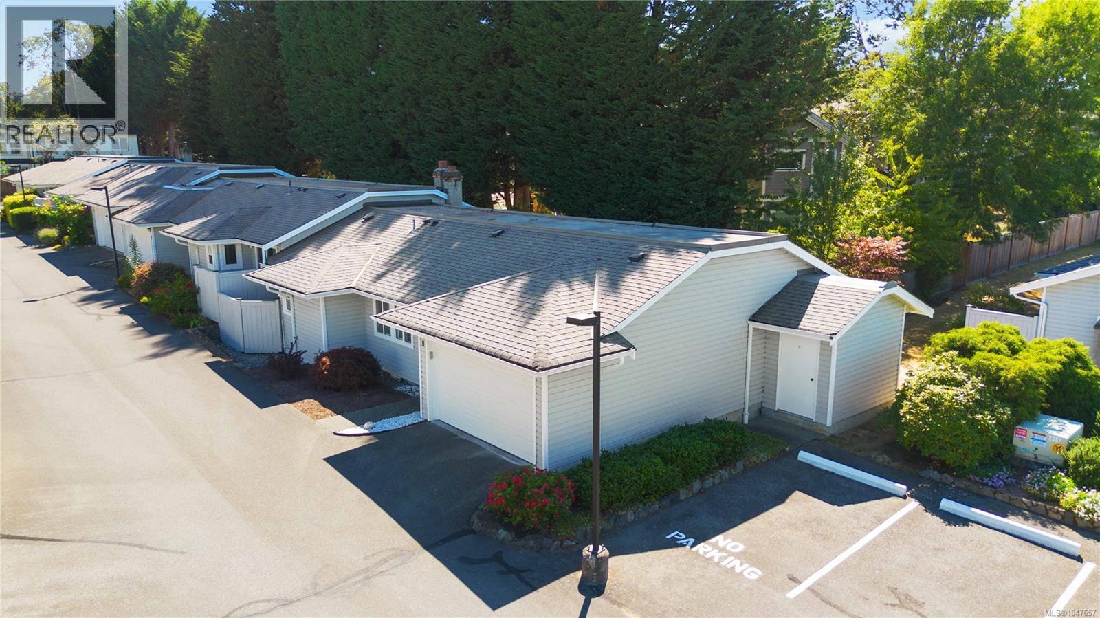9 3966 Cedar Hill Cross Rd, Saanich, British Columbia  V8P 5R4 - Photo 42 - 1047657