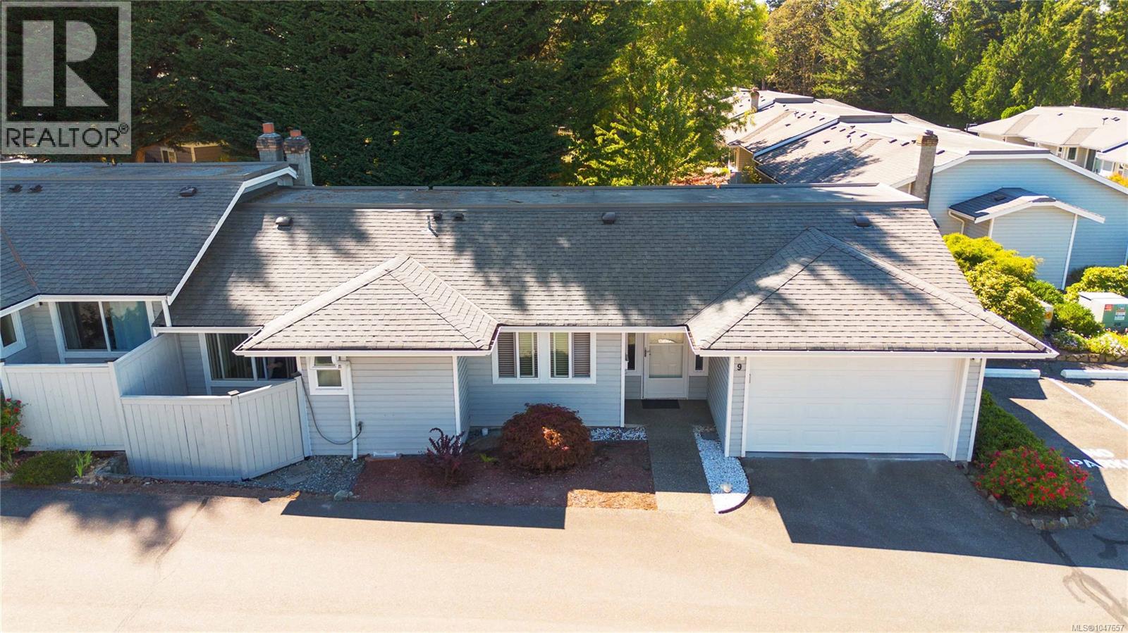 9 3966 Cedar Hill Cross Rd, Saanich, British Columbia