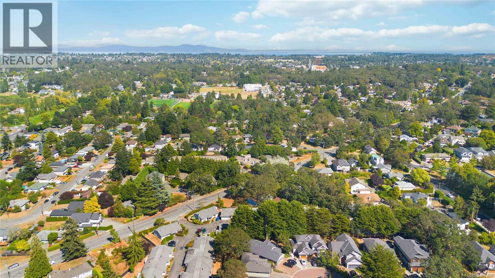 9 3966 Cedar Hill Cross Rd, Saanich, British Columbia  V8P 5R4 - Photo 49 - 1047657