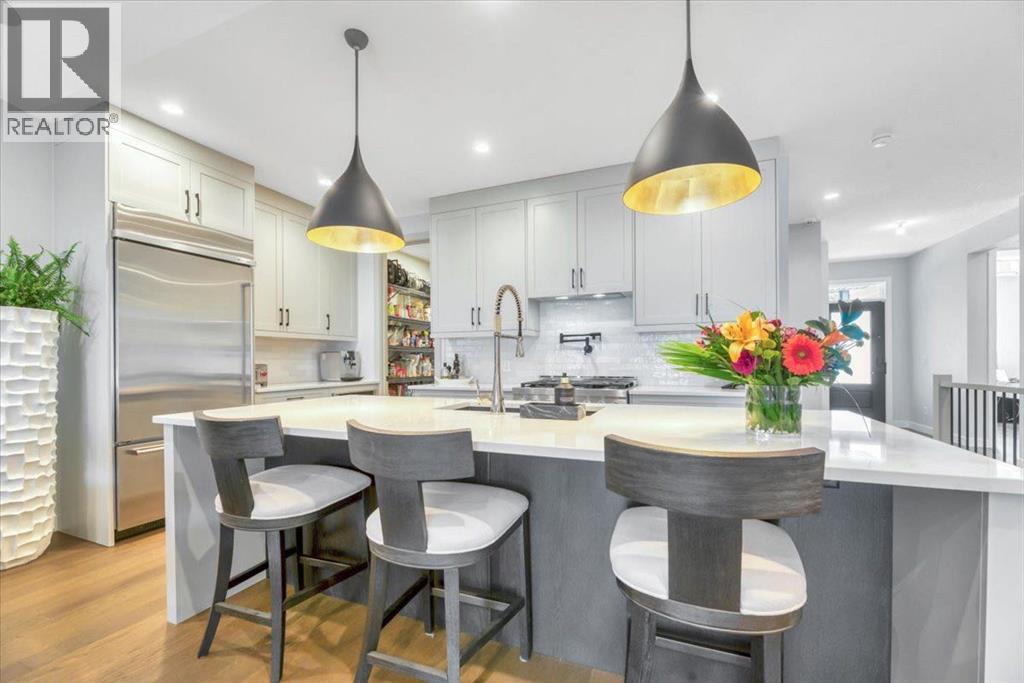 648 Shawnee Terrace SW, Calgary, Alberta  T2Y 0T5 - Photo 7 - A2332020