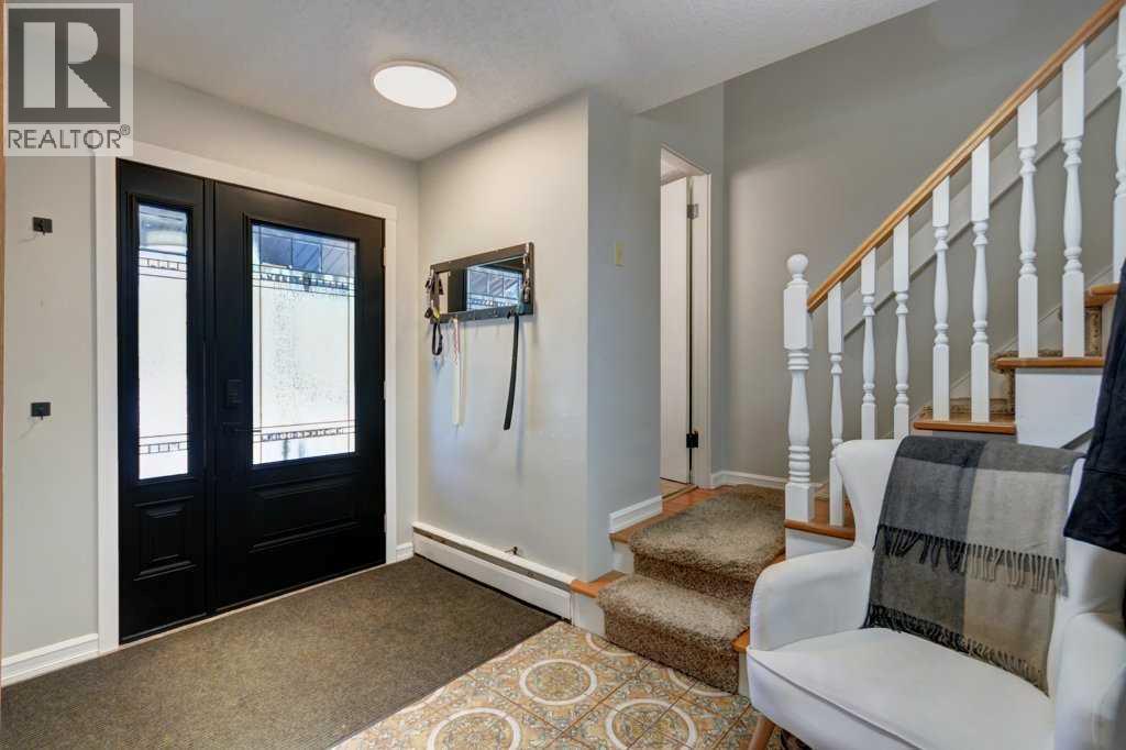 128 Chinook Drive Sw, Calgary, Alberta  T2V 2P9 - Photo 6 - A2340246