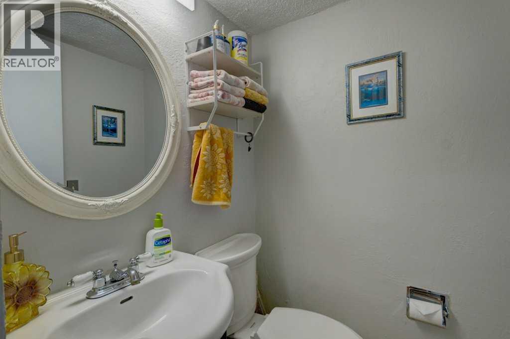128 Chinook Drive Sw, Calgary, Alberta  T2V 2P9 - Photo 21 - A2340246