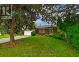 236 SHAUGHNESSY BOULEVARD, Toronto, Ontario