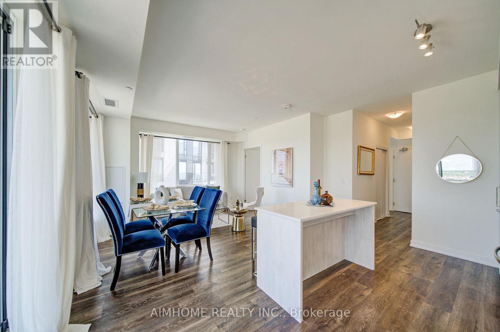 829 - 2 David Eyer Road E, Richmond Hill, Ontario  L4S 0N6 - Photo 2 - N13720766