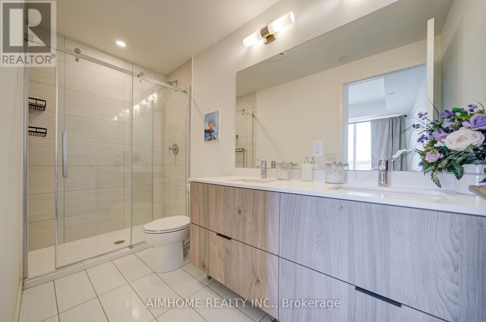 829 - 2 David Eyer Road E, Richmond Hill, Ontario  L4S 0N6 - Photo 8 - N13720766