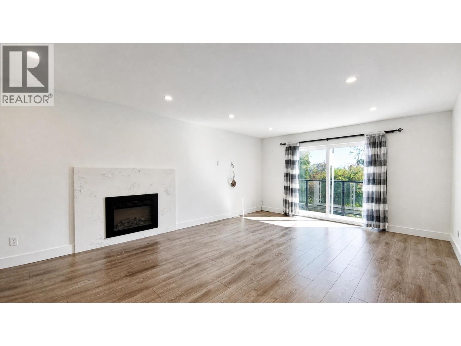 23 N Fell Avenue, Burnaby, British Columbia  V5B 1L3 - Photo 3 - R3159549