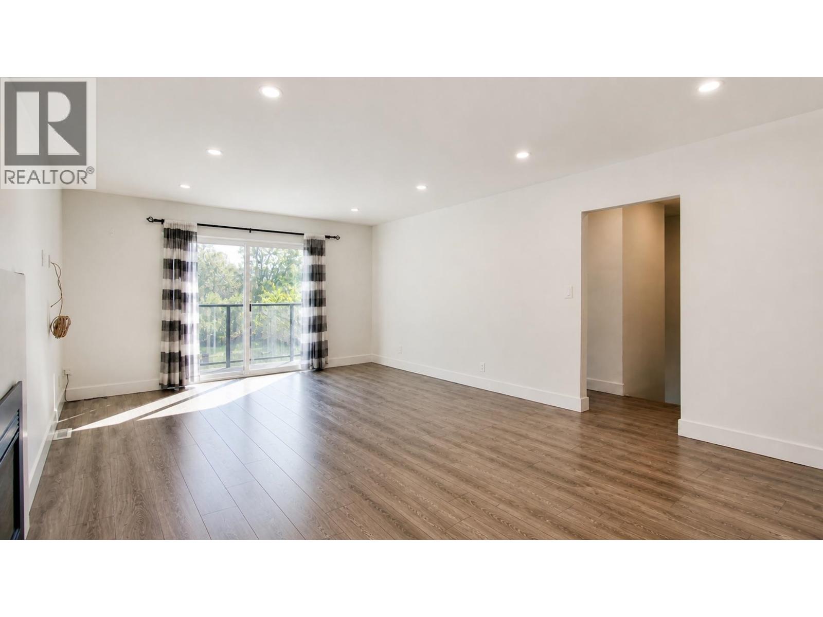 23 N Fell Avenue, Burnaby, British Columbia  V5B 1L3 - Photo 6 - R3159549