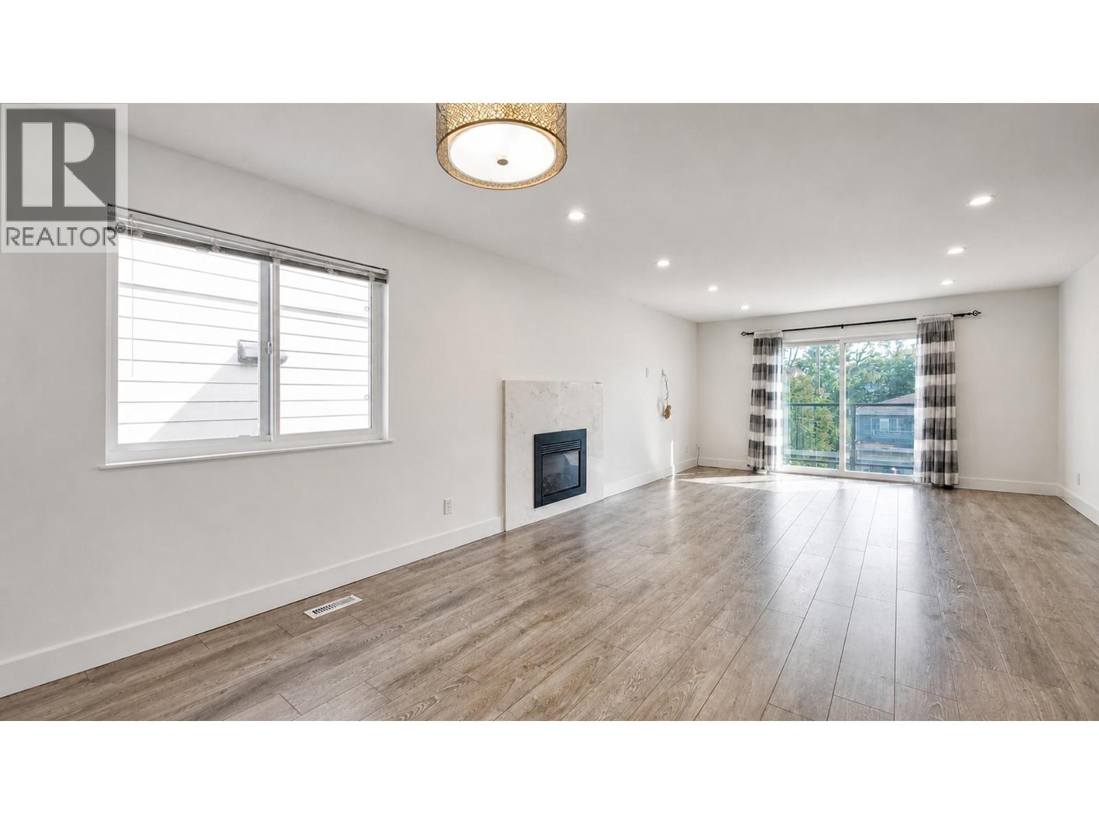 23 N Fell Avenue, Burnaby, British Columbia  V5B 1L3 - Photo 7 - R3159549