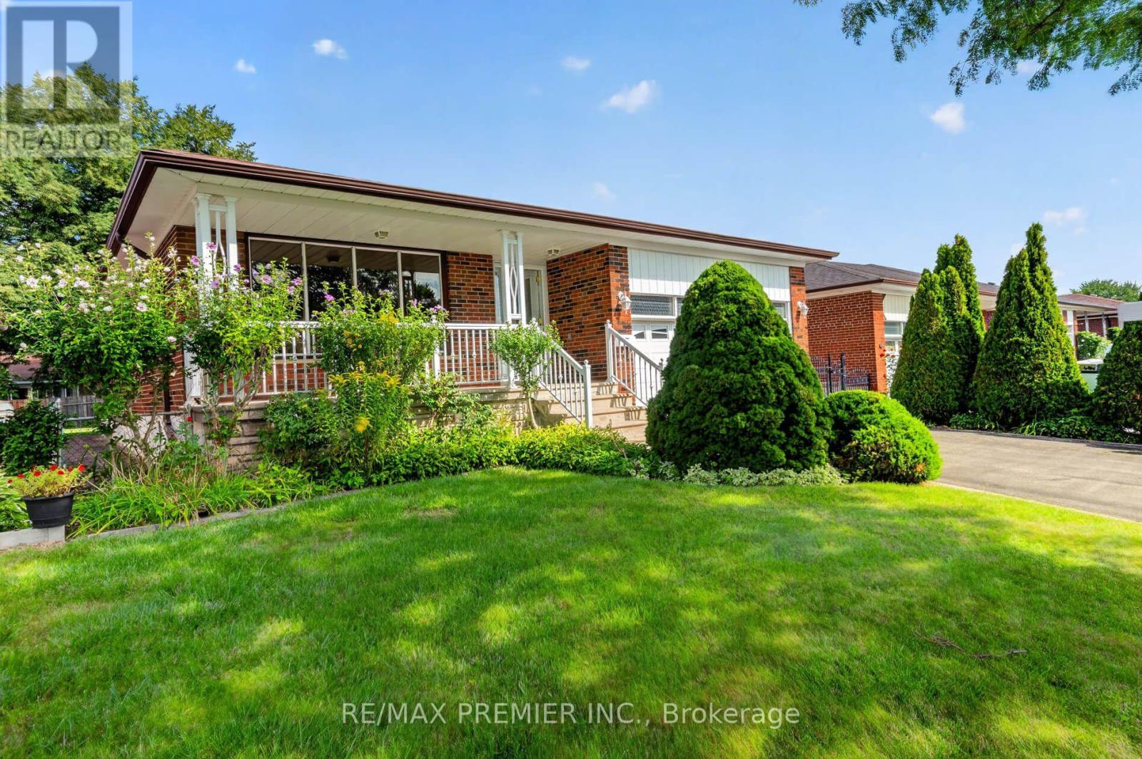 31 Corinthian Boulevard, Toronto, Ontario  M1W 1B7 - Photo 2 - E13720796