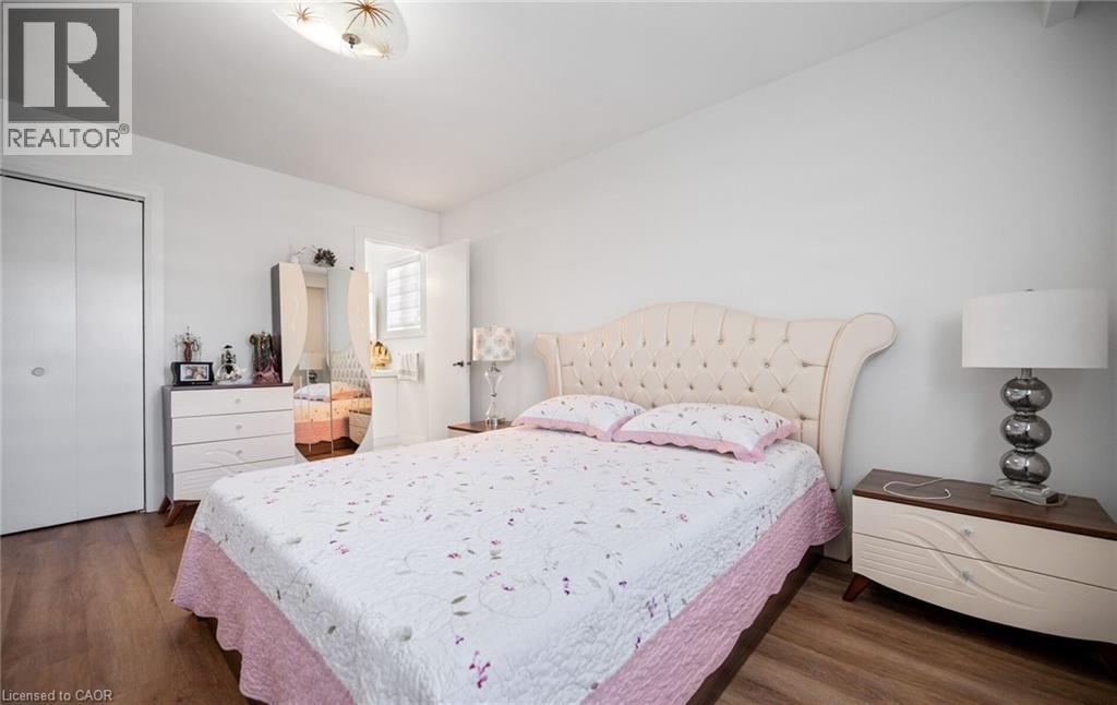 2221 Florian Road, Mississauga, Ontario  L5A 3Y9 - Photo 14 - 40858278