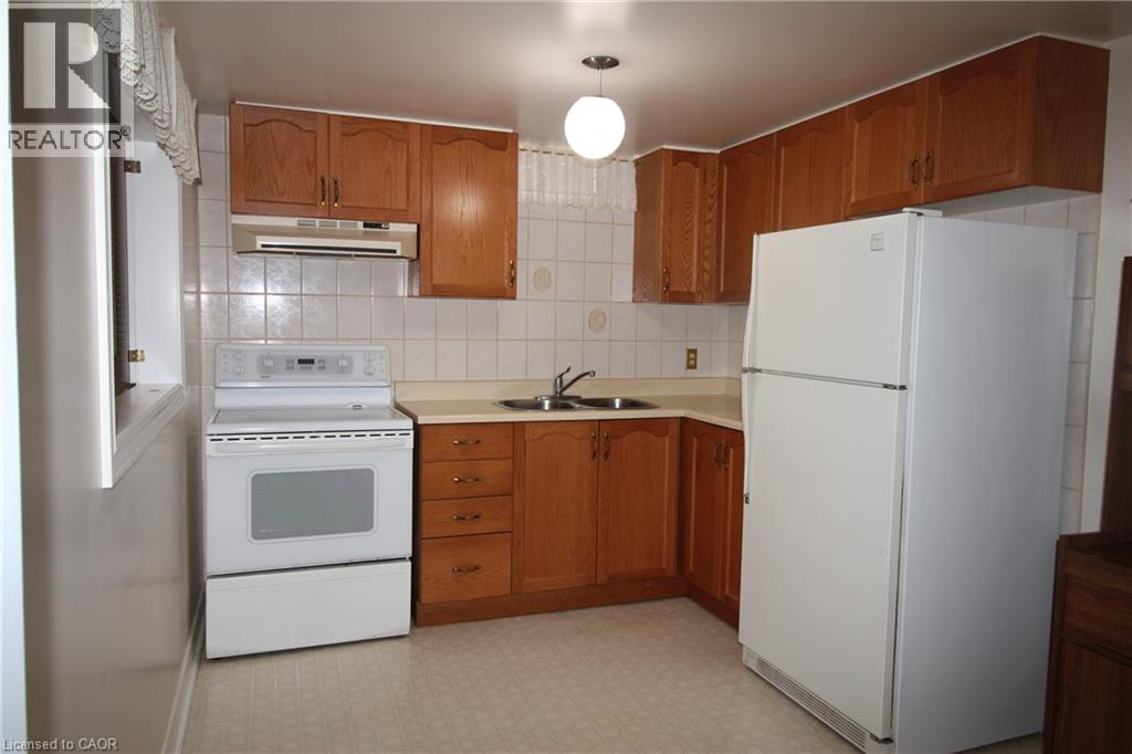 144 Huntingwood Avenue Unit# Bsmt, Dundas, Ontario  L9H 6X7 - Photo 3 - 40858985