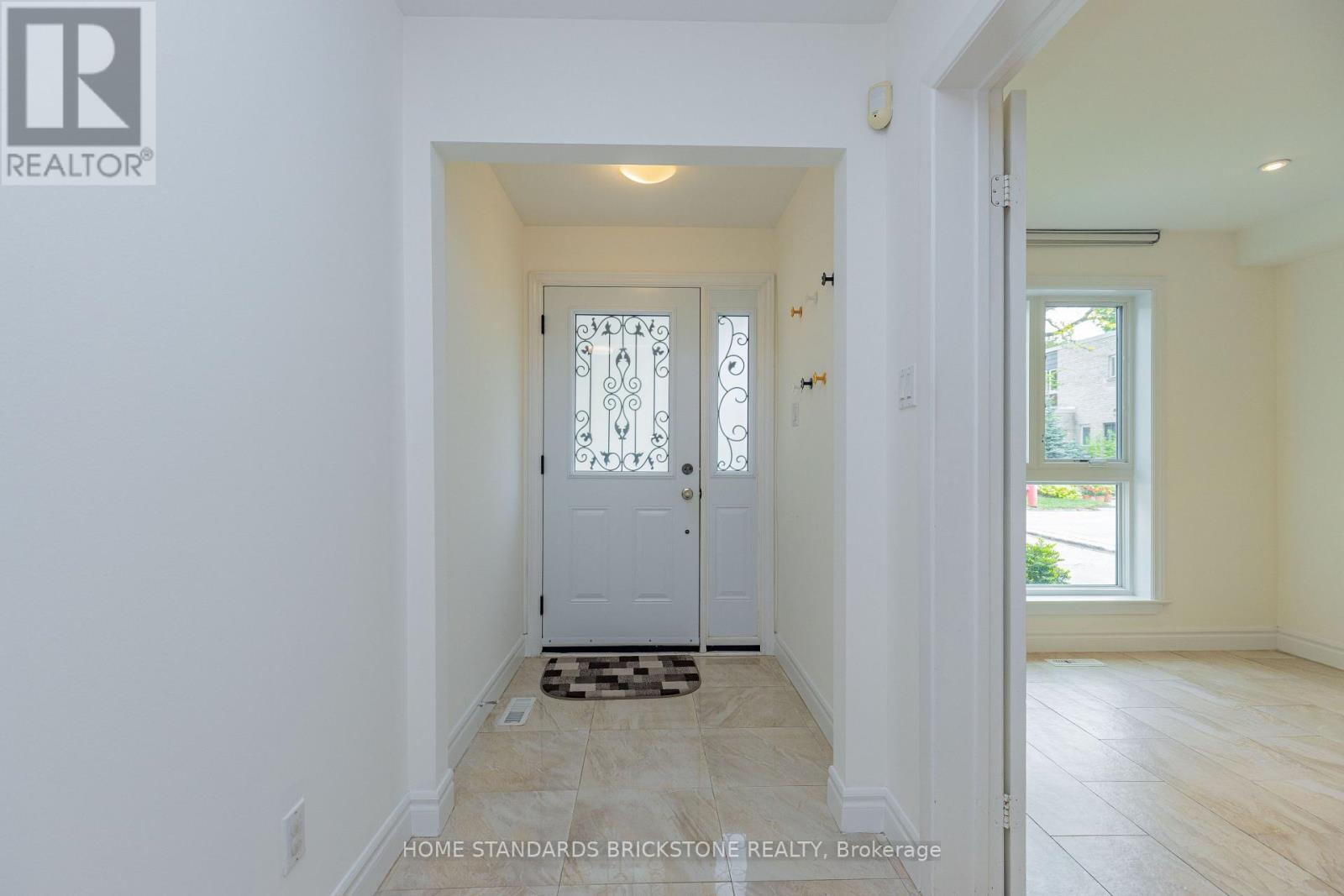 50 - 27 Proudbank Millway, Toronto, Ontario  M2L 1P3 - Photo 4 - C13720824
