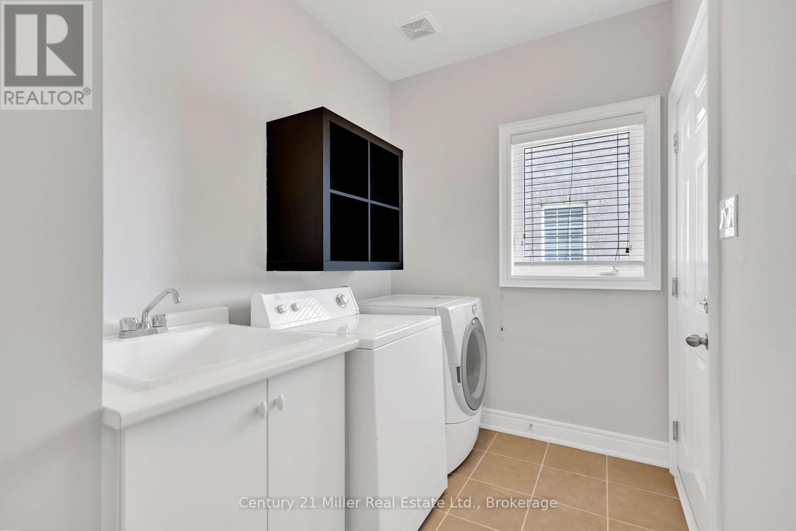 2241 Adirondak Trail, Oakville, Ontario  L6M 4W4 - Photo 17 - W13720838