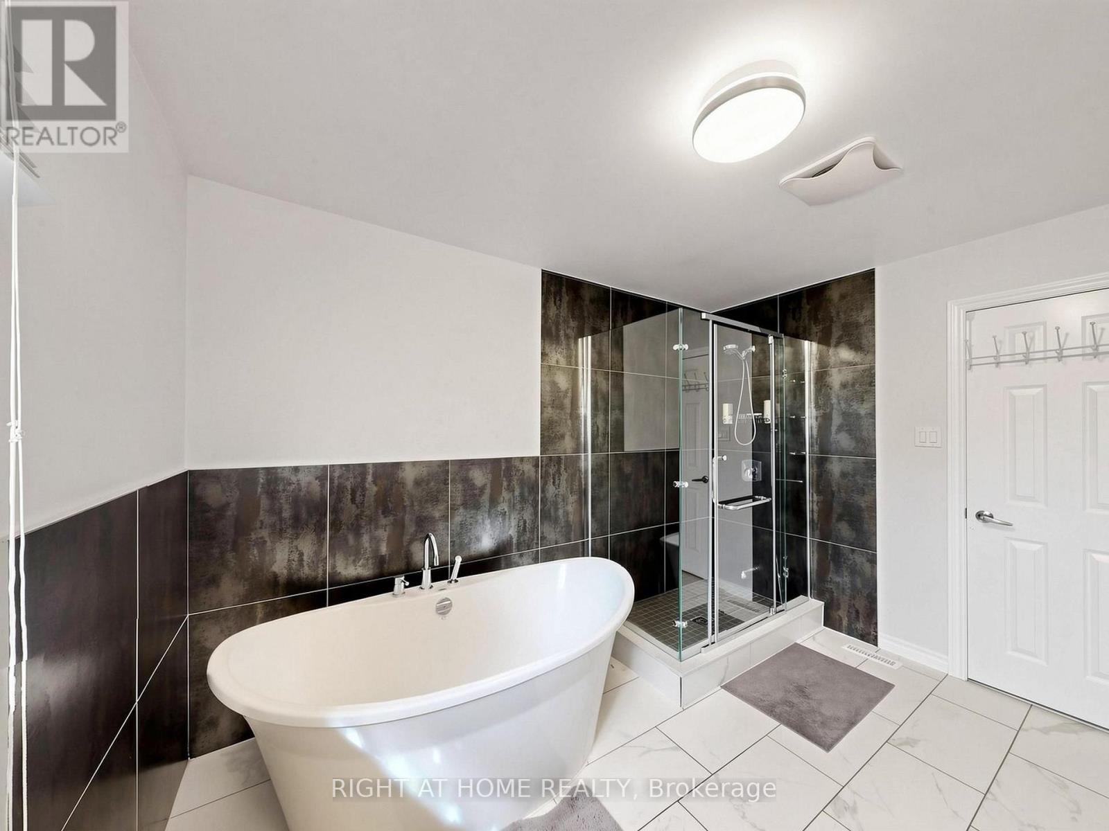43 Topham Crescent, Richmond Hill, Ontario  L4C 9H1 - Photo 22 - N13720842