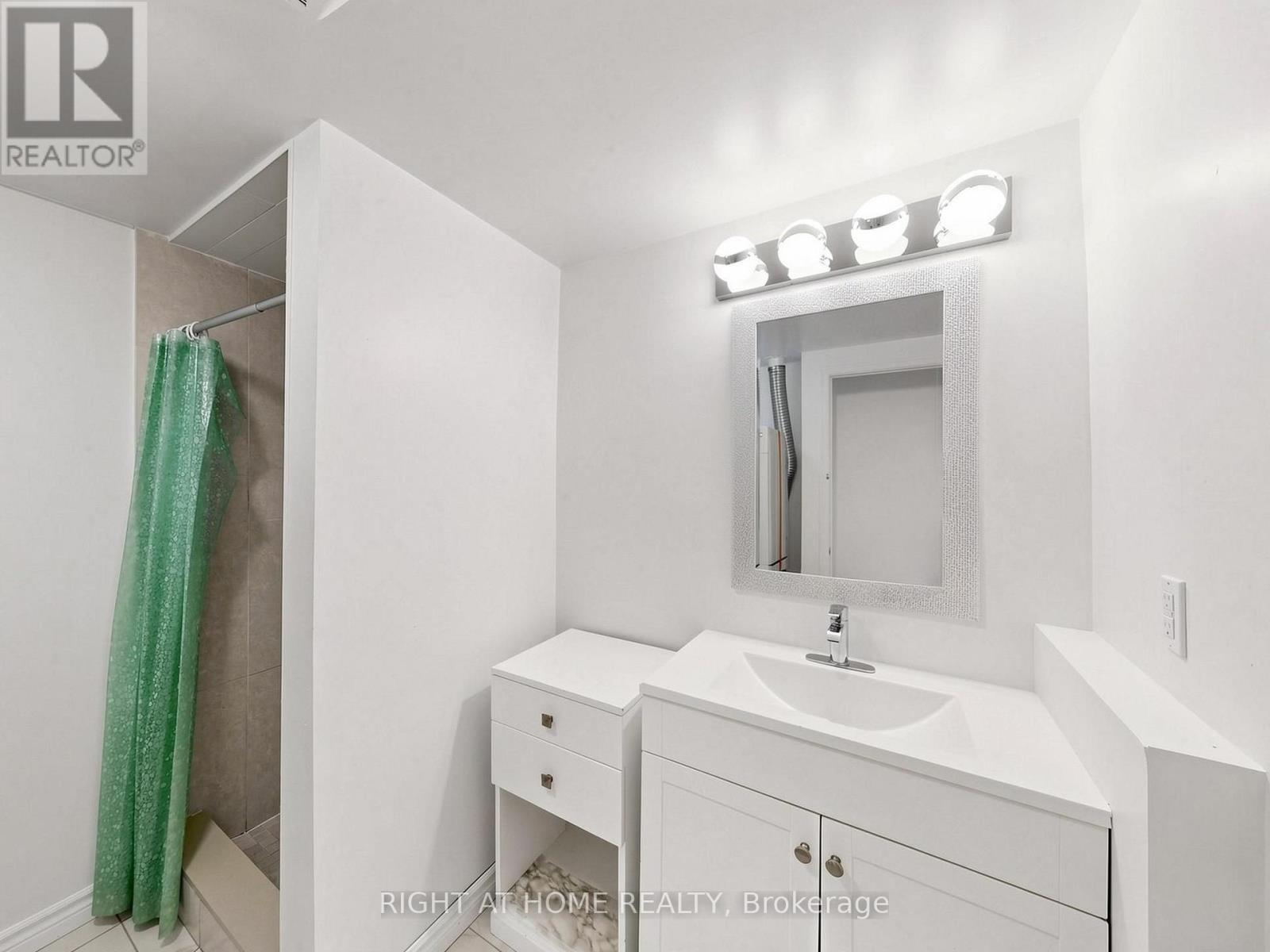 43 Topham Crescent, Richmond Hill, Ontario  L4C 9H1 - Photo 37 - N13720842