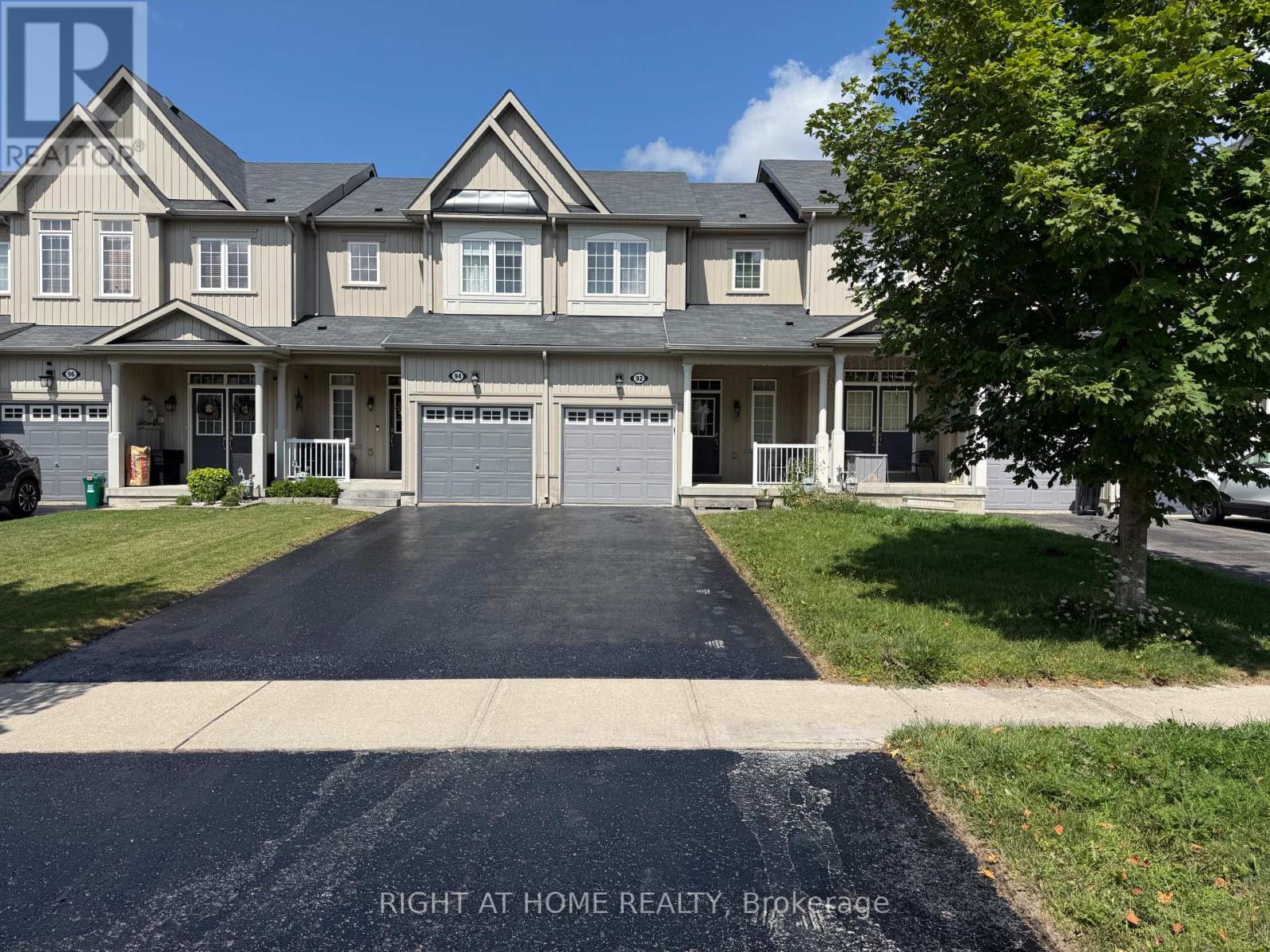 92 PEARCEY CRESCENT, Barrie, Ontario