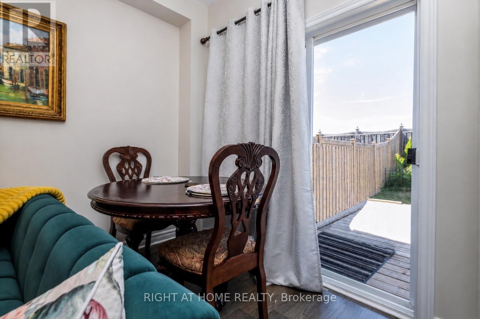 92 Pearcey Crescent, Barrie, Ontario  L4N 6R7 - Photo 5 - S13720818