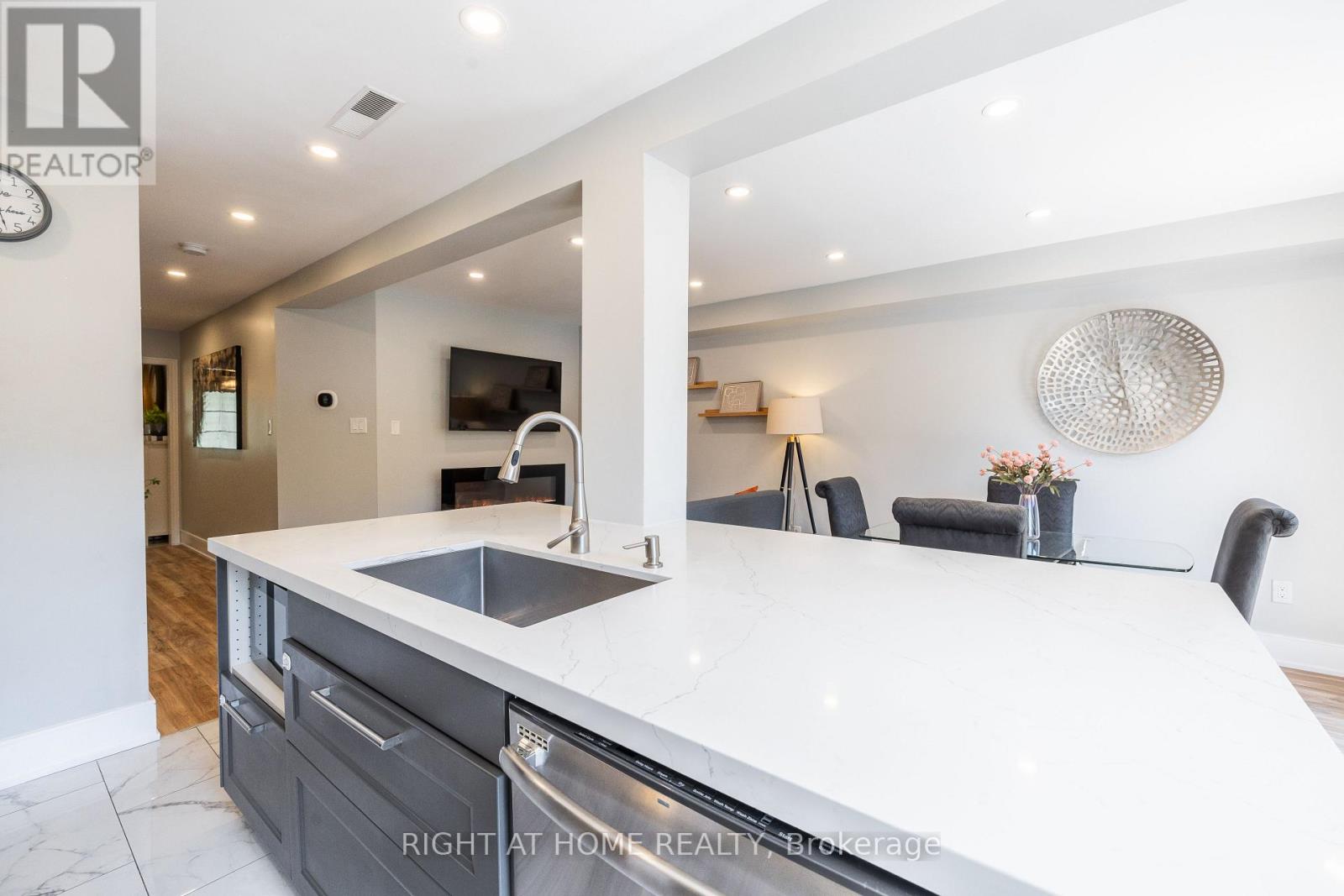 604 Lumberton Crescent, Mississauga, Ontario  L4Z 3Z6 - Photo 13 - W13720832