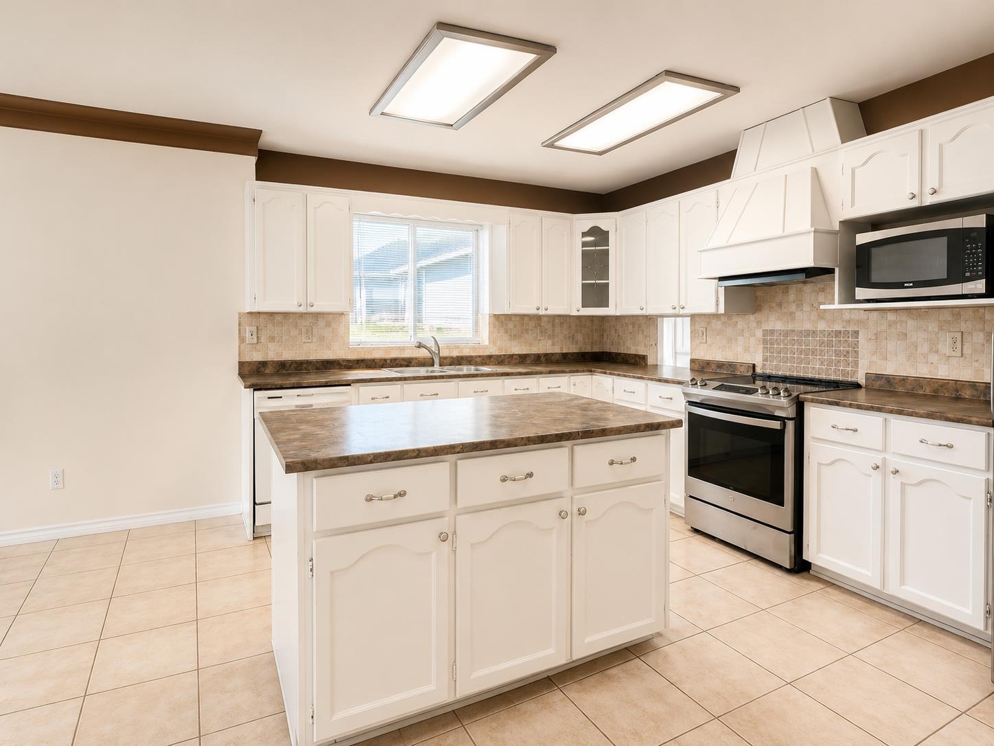 6470 179a Street, Surrey, British Columbia  V3S 7J9 - Photo 7 - R3159568