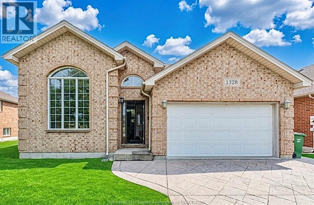 1328 IMPERIAL CRESCENT, Windsor, Ontario