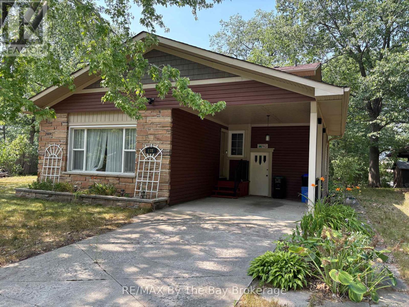 178 Oxbow Park Drive, Wasaga Beach, Ontario  L9Z 2V7 - Photo 3 - S13720884