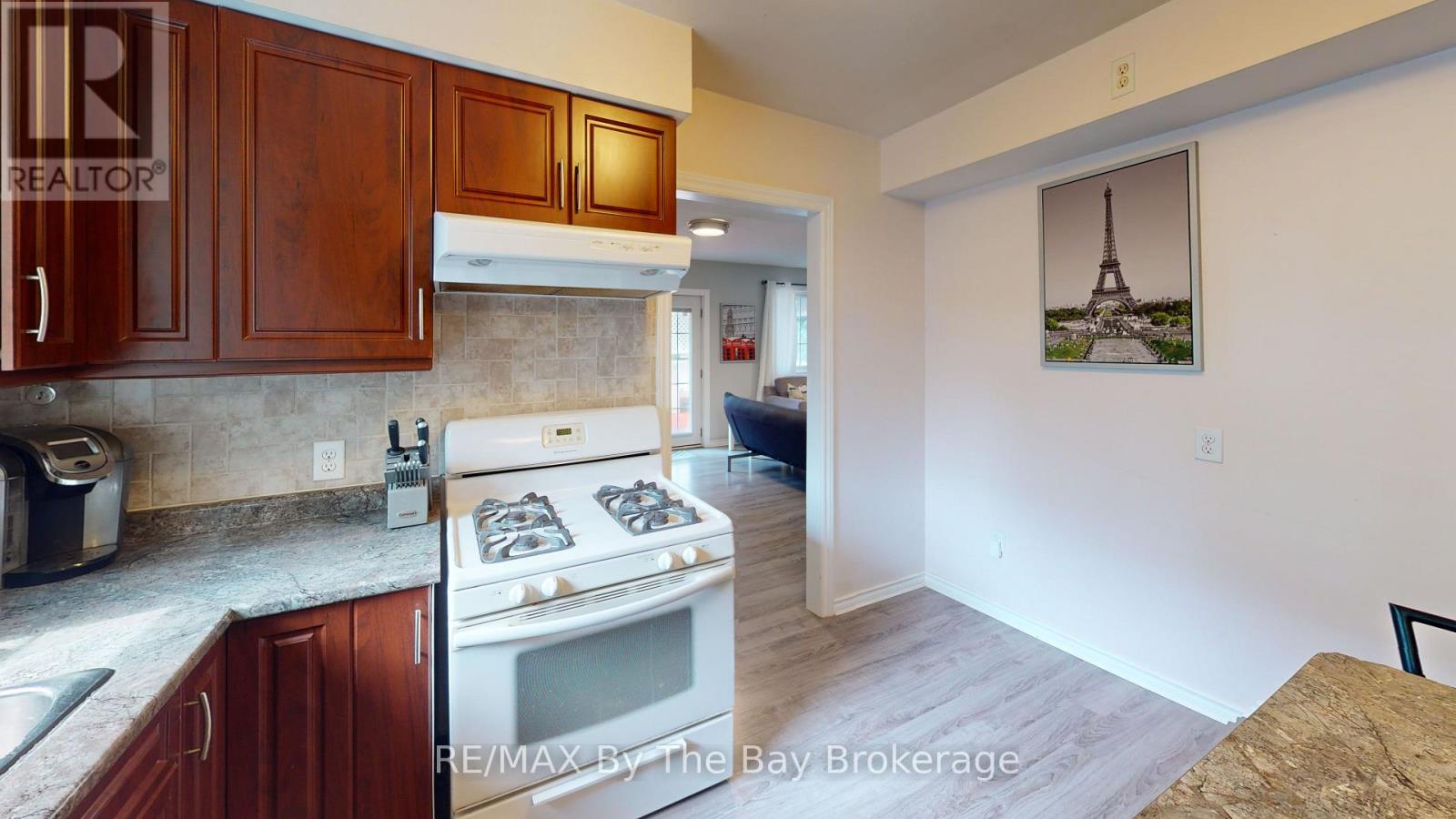 178 Oxbow Park Drive, Wasaga Beach, Ontario  L9Z 2V7 - Photo 7 - S13720884