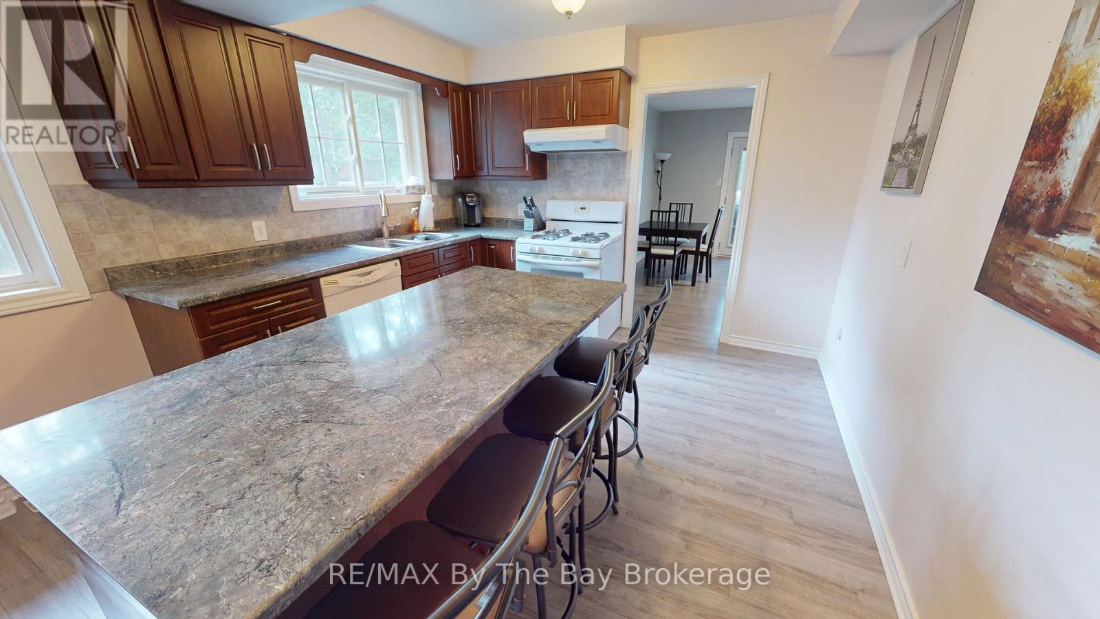 178 Oxbow Park Drive, Wasaga Beach, Ontario  L9Z 2V7 - Photo 8 - S13720884