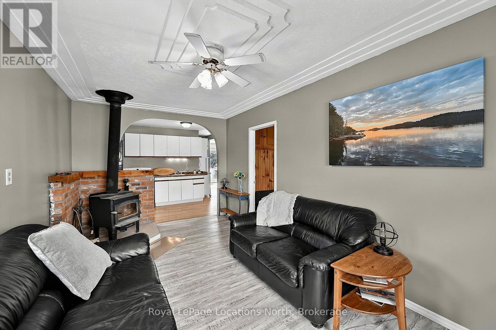 9031 Beachwood Road, Wasaga Beach, Ontario  L9Z 2X9 - Photo 14 - S13720892