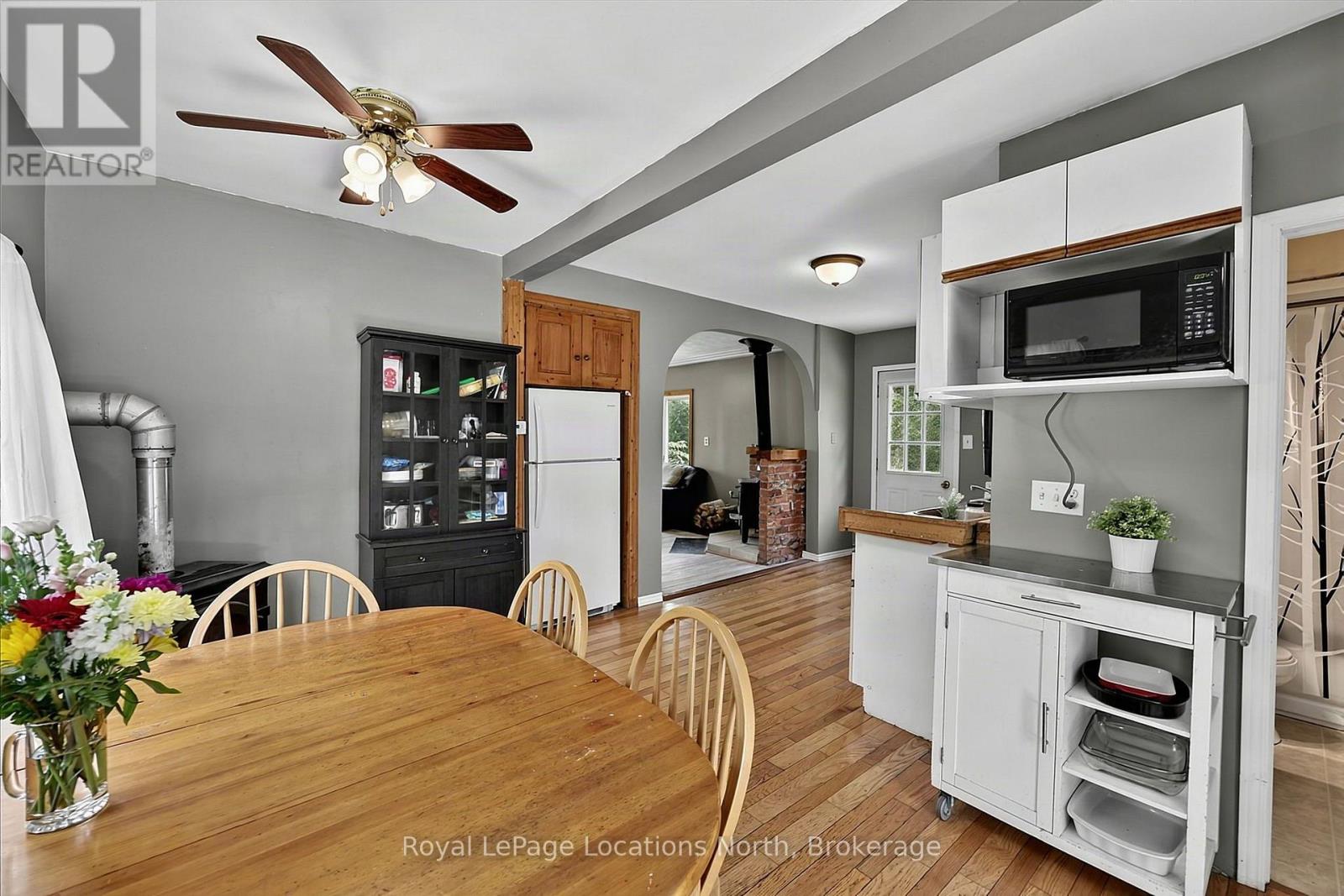 9031 Beachwood Road, Wasaga Beach, Ontario  L9Z 2X9 - Photo 17 - S13720892