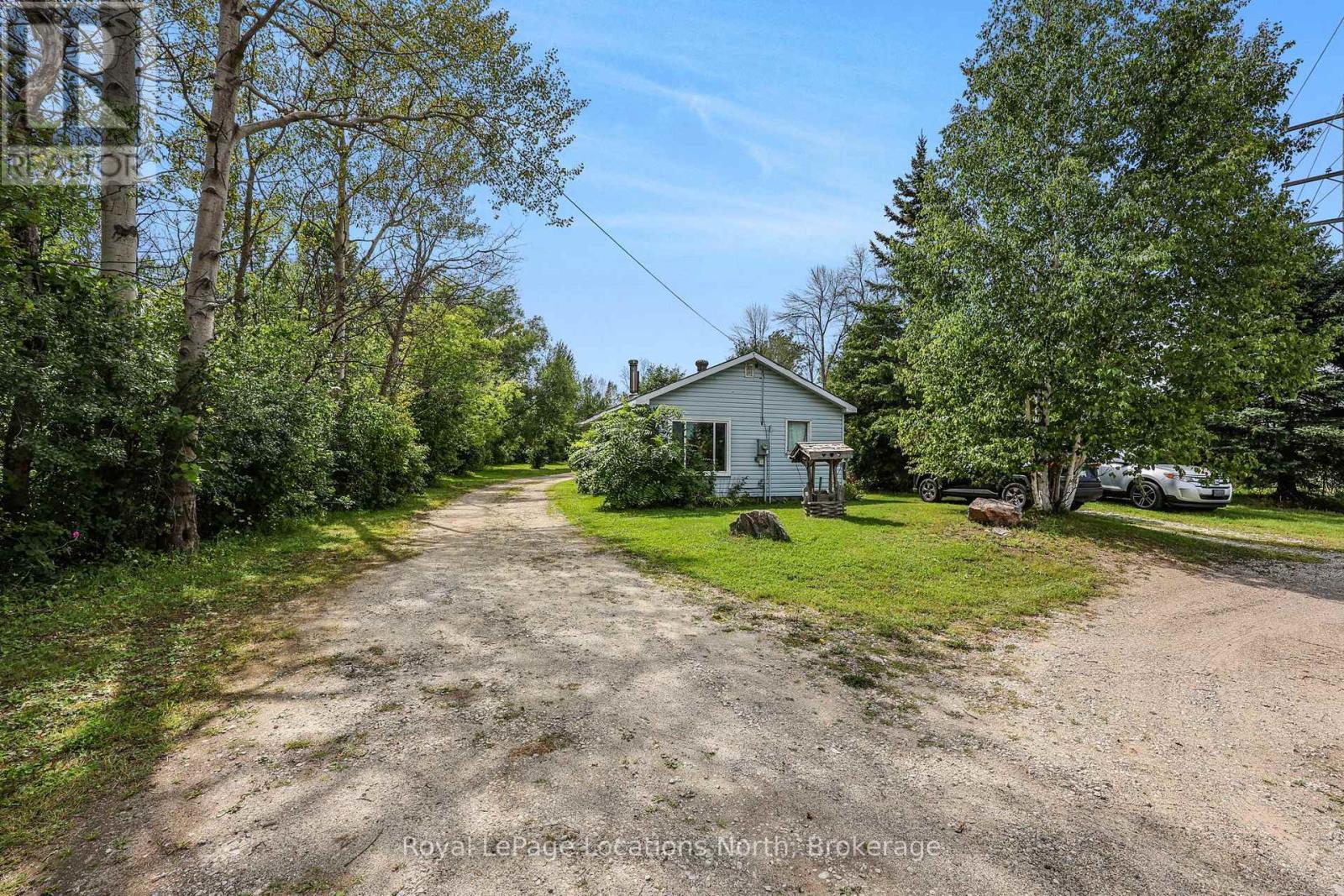 9031 Beachwood Road, Wasaga Beach, Ontario  L9Z 2X9 - Photo 2 - S13720892
