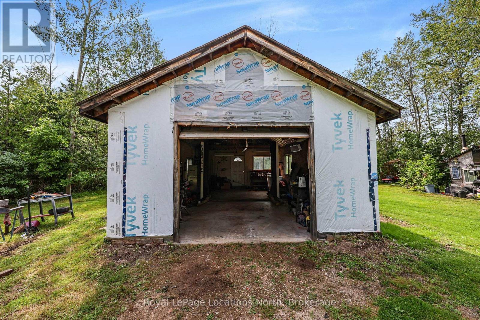 9031 Beachwood Road, Wasaga Beach, Ontario  L9Z 2X9 - Photo 25 - S13720892