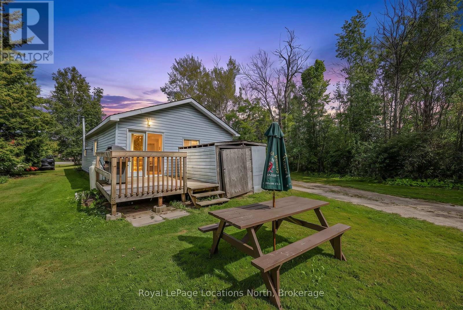 9031 Beachwood Road, Wasaga Beach, Ontario  L9Z 2X9 - Photo 3 - S13720892