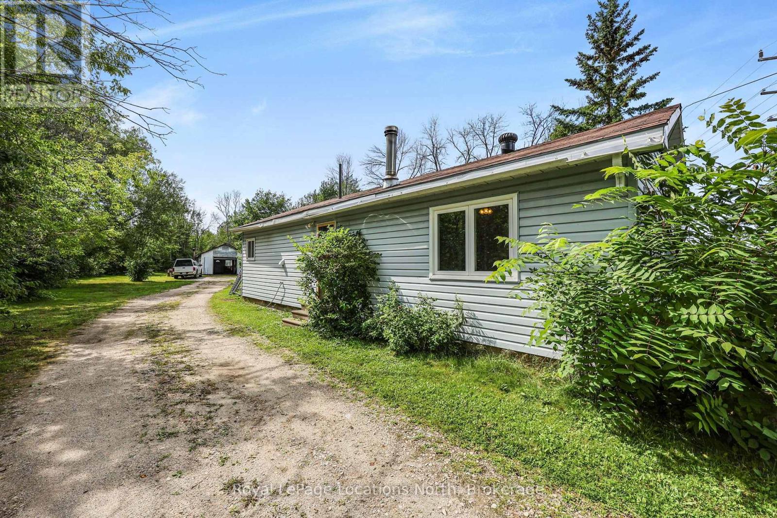 9031 Beachwood Road, Wasaga Beach, Ontario  L9Z 2X9 - Photo 7 - S13720892