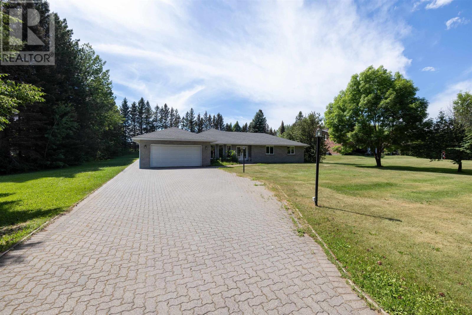 1155 Victor St S, Thunder Bay, Ontario  P7K 1N6 - Photo 4 - TB2602156
