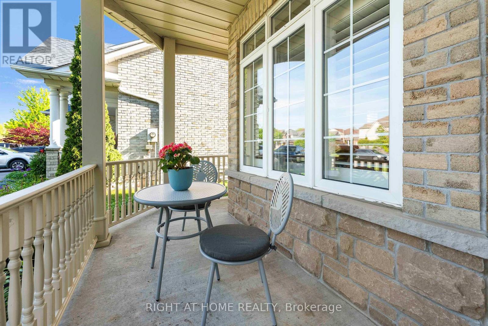 1048 Mcquay Boulevard, Whitby, Ontario  L1P 1R8 - Photo 4 - E13580704