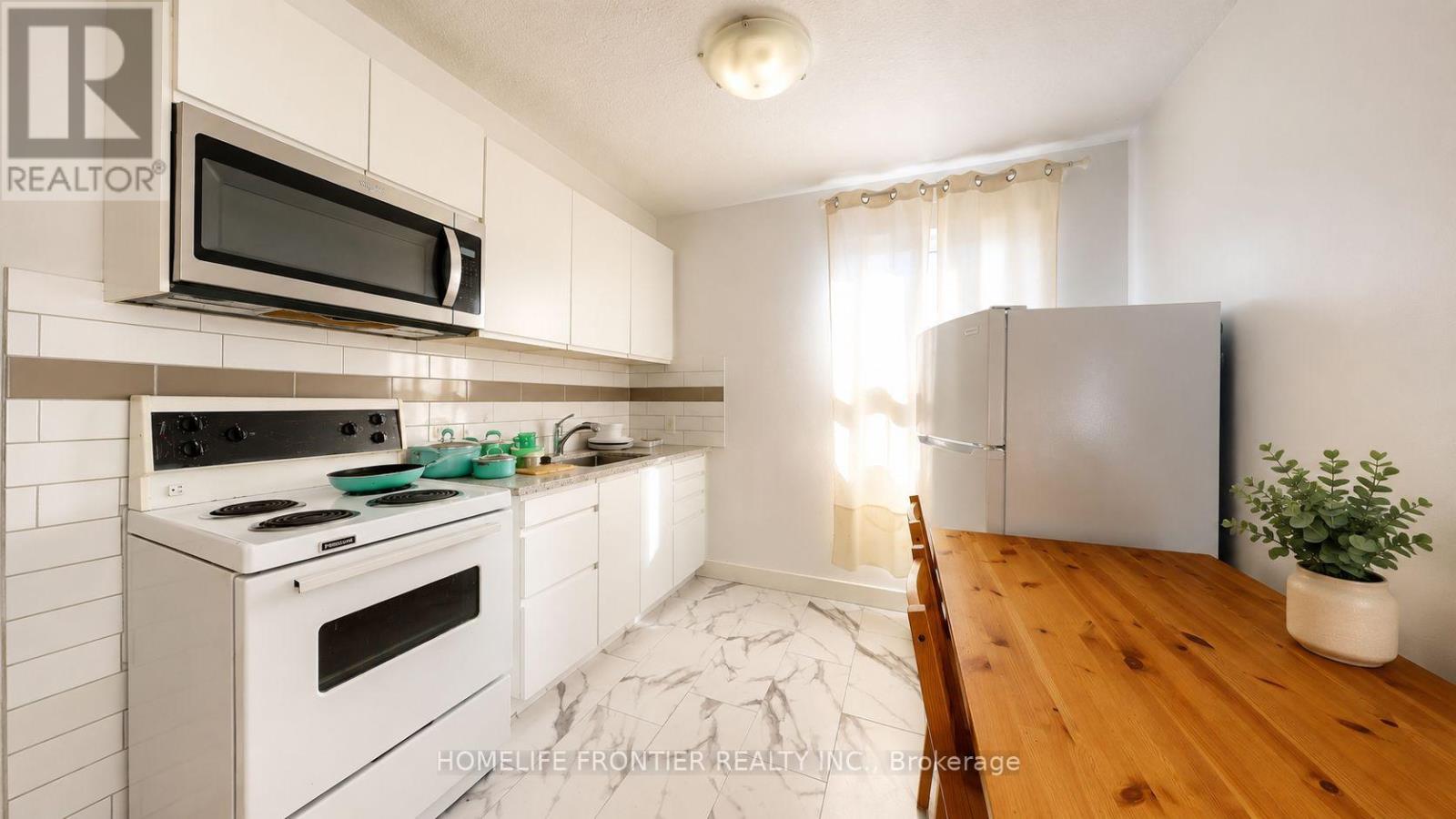 4 - 1110 Weston Road, Toronto, Ontario  M6N 3S4 - Photo 4 - W13568744