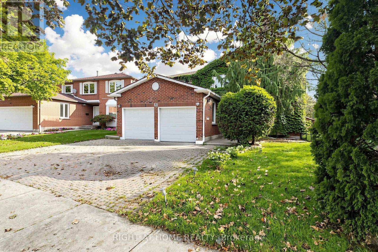 43 TOPHAM CRESCENT, Richmond Hill, Ontario