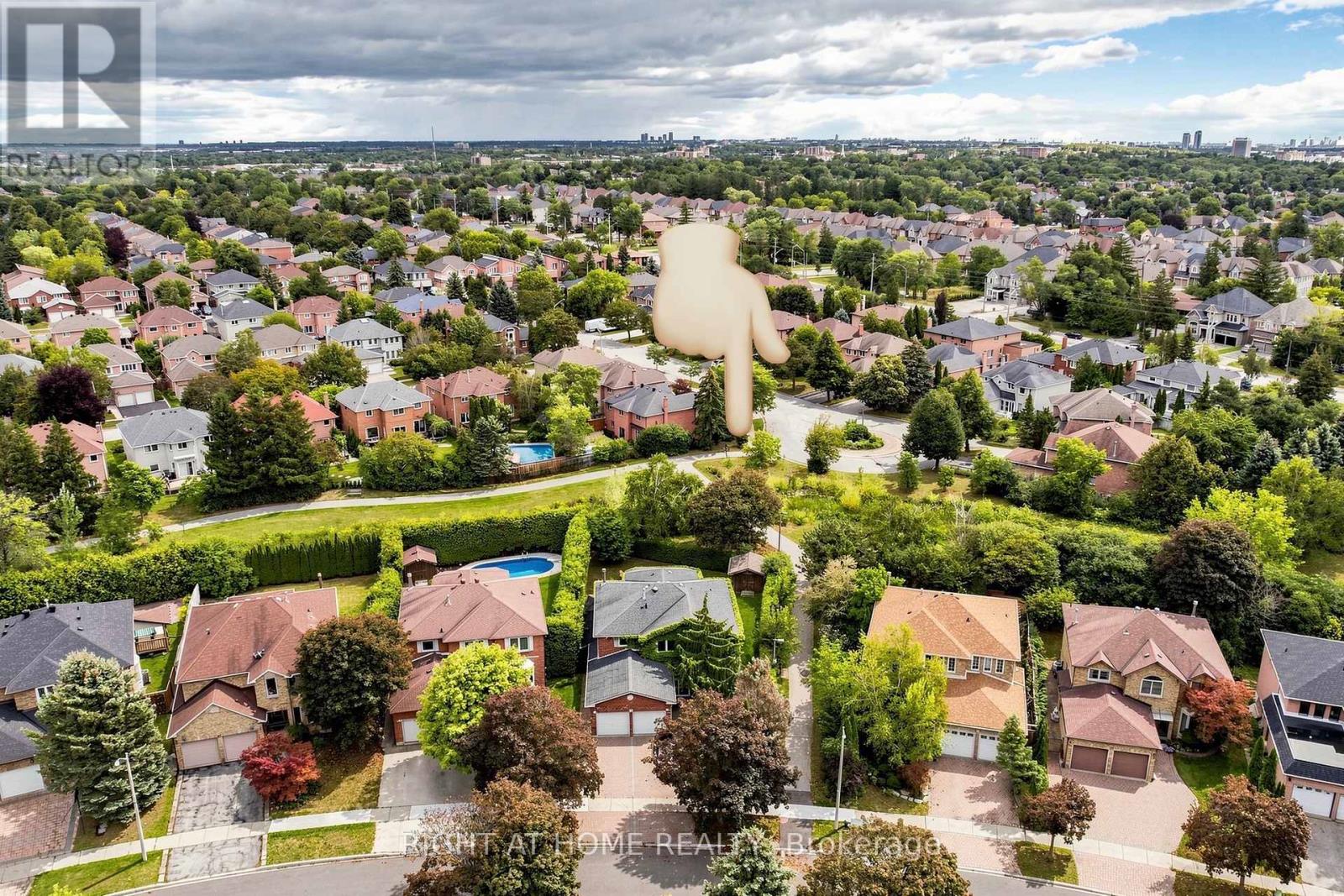 43 Topham Crescent, Richmond Hill, Ontario  L4C 9H1 - Photo 4 - N13720842